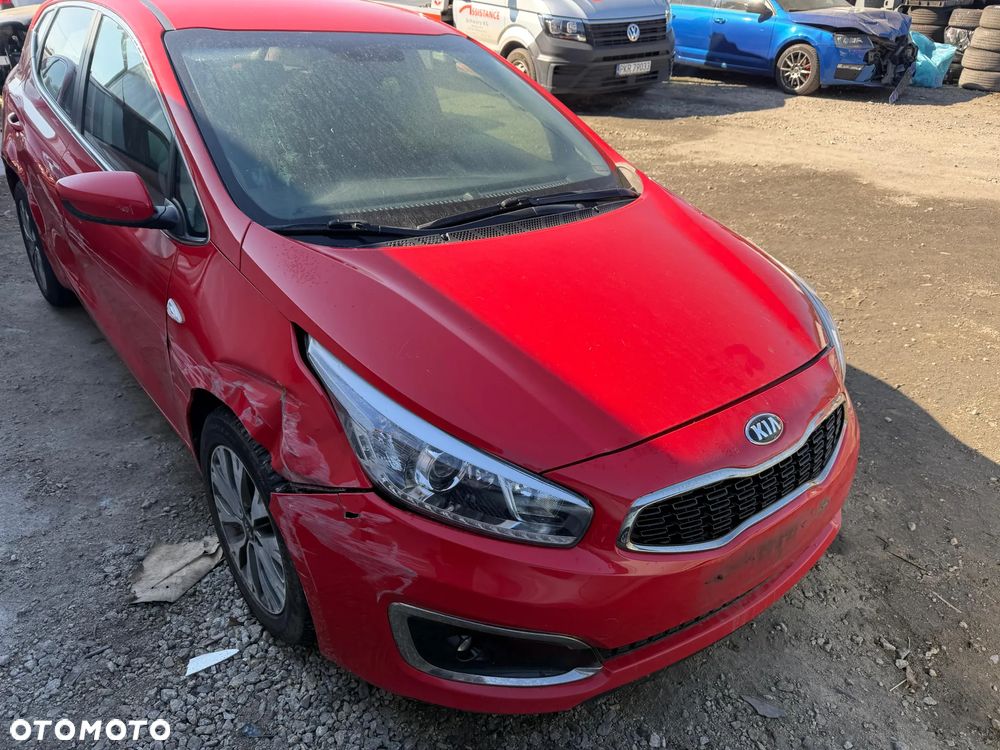 Kia Ceed 1.6 CRDi 136 ISG Vision - 19
