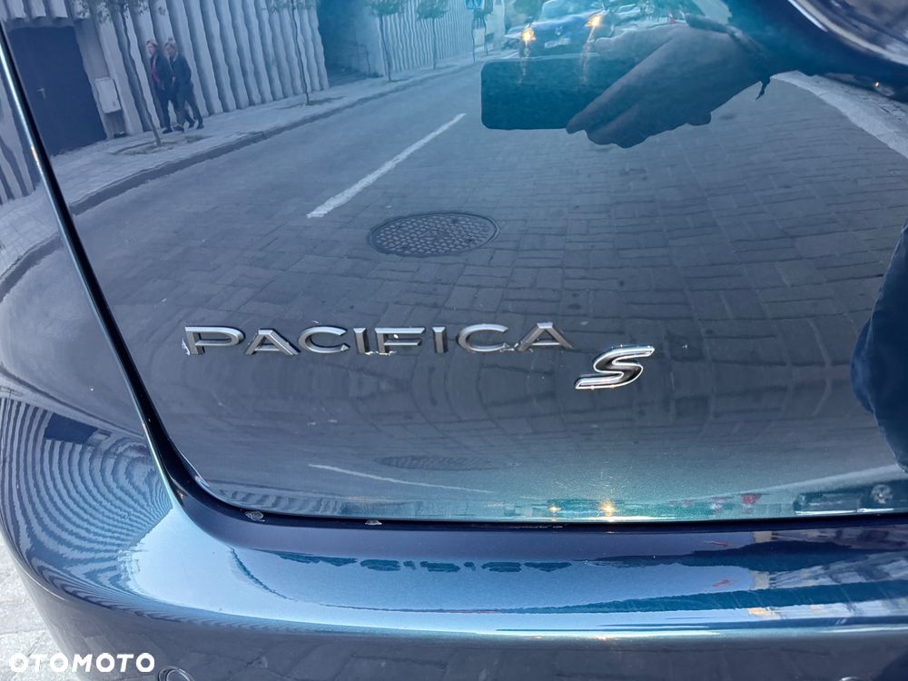 Chrysler Pacifica - 7