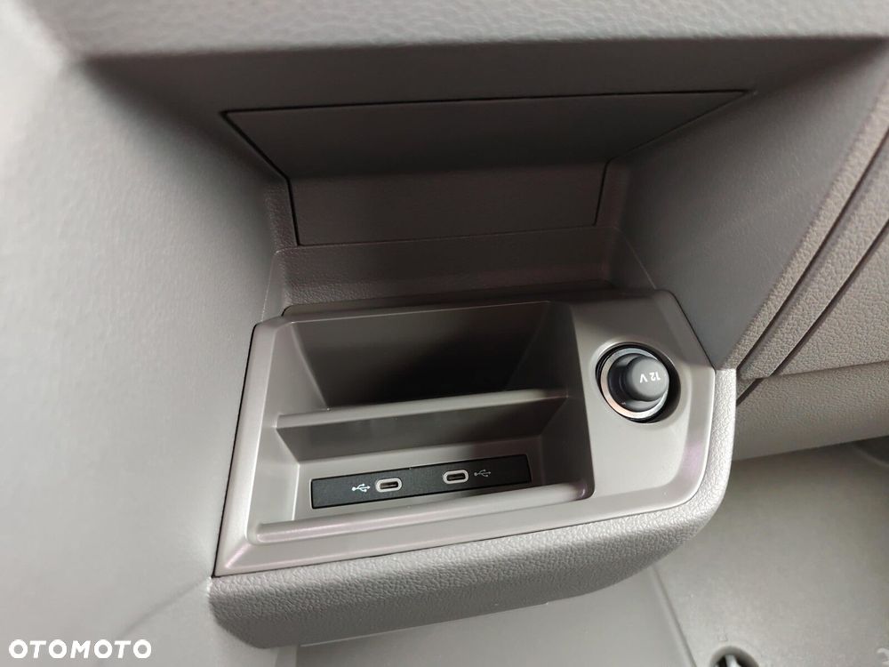 Volkswagen Crafter 35 Furgon z wysokim dachem silnik: 2,0 l EU6 SCR 177 KM, przedni 8-bieg.automatyczna, r.o : 4490 mm - 18