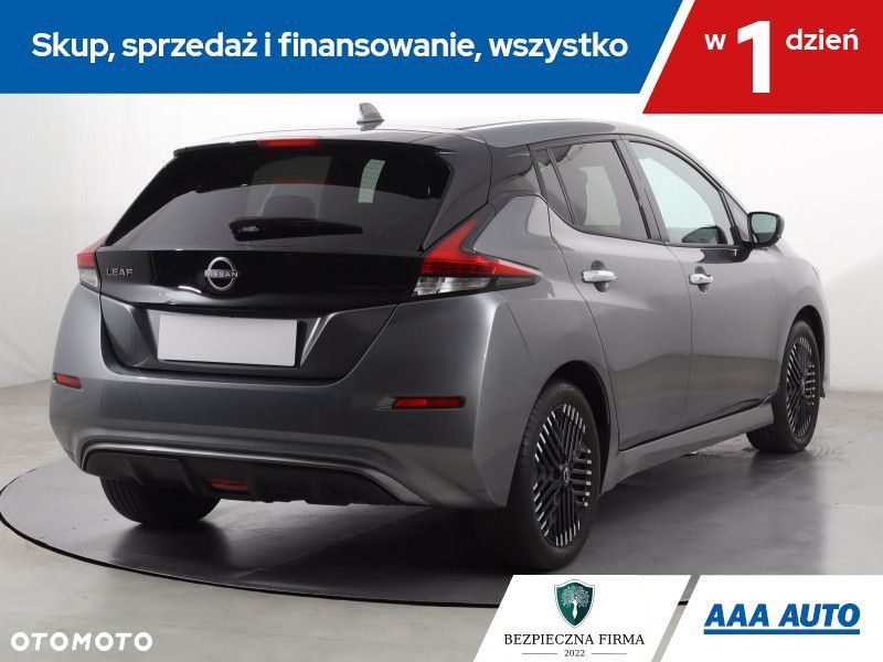Nissan Leaf - 6