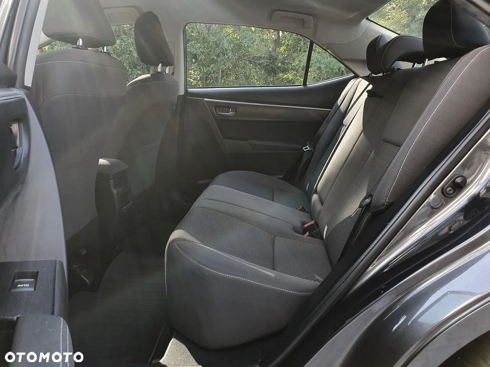 Toyota Corolla 1.6 Comfort - 12