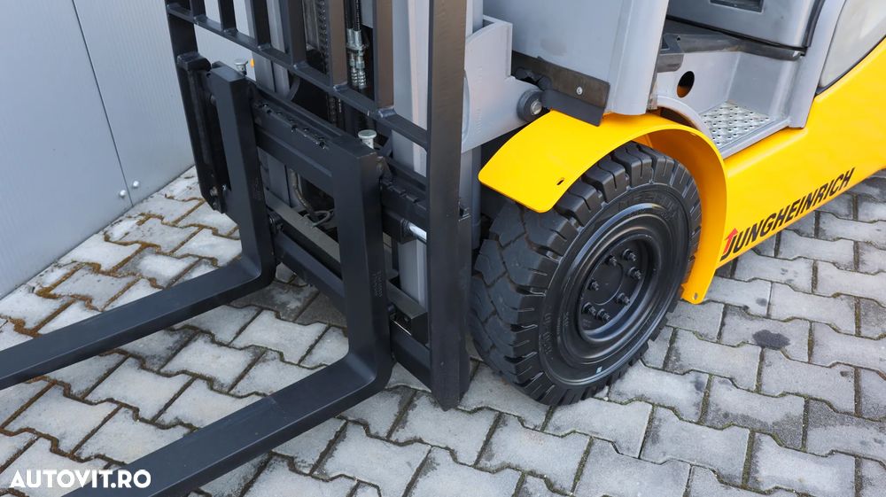 Jungheinrich DFG 320s - 10