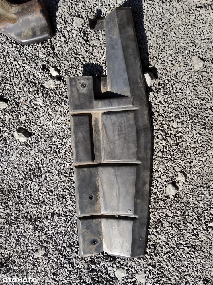 OSLONA PODSTAWA CHLODNICY WODY PLASTIK GM 15574167 KIEROWNICA POWIETRZA Chevrolet GMC C1500 C2500 C3500 K1500 K2500 K3500 PICKUP C/K Suburban Tahoe SILVERADO SIERRA YUKON 1500 2500 3500 GMT400 - 1