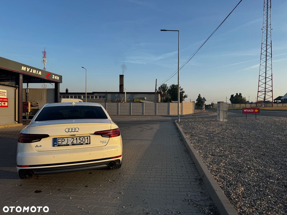 Audi A4 Limousine 2.0 TFSI ultra S tronic design - 4