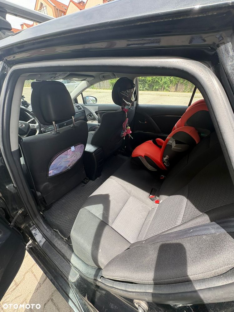 Toyota Avensis 1.8 Sol - 8