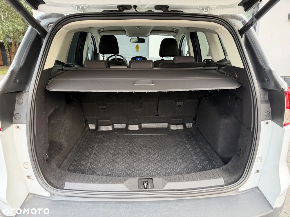 Ford Kuga - 32