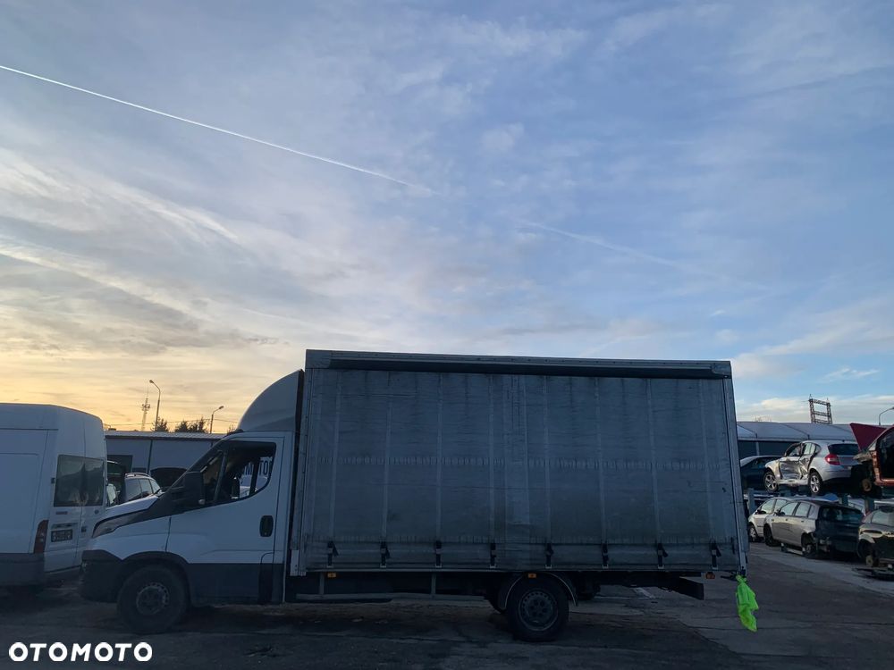 IVECO DAILY 2017 *SAMOCHÓD NA CZĘŚCI* 3327  MASKA, LAMPA, DRZWI, LUSTERKO, ZDERZAK, GRILL, BŁOTNIK, KLAPA, BELKA, DESKA, FOTELE, KANAPA, ĆWIARTKA, KIEROWNICA, TARCZE, ZACISKI, ZAWIESZENIE, KOMPLETNY PRZÓD, KOMPLETNY TYŁ, LICZNIK, ZEGARY, PRAWE LEWE PRZÓD TYŁ - 4