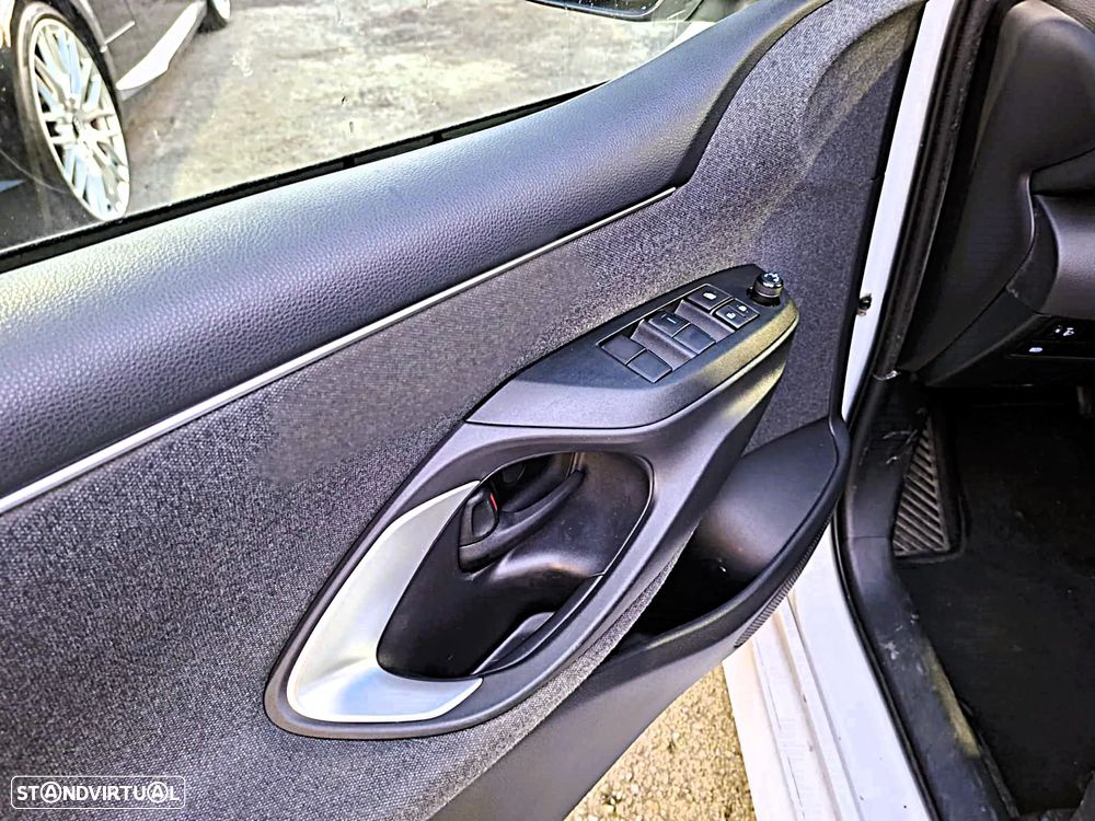 Toyota Yaris 1.5 HDF Exclusive - 36