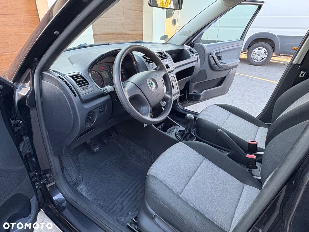 Skoda Fabia 1.2 HTP Ambiente - 17