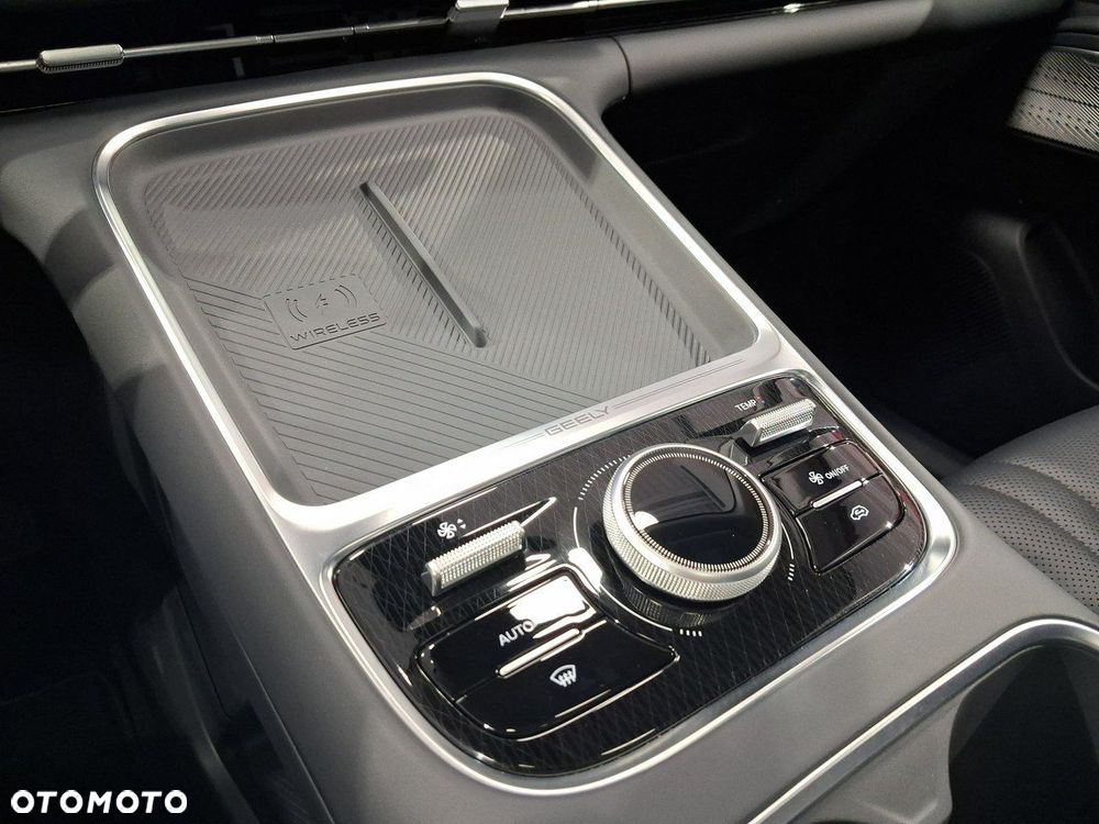 Geely Starray - 27