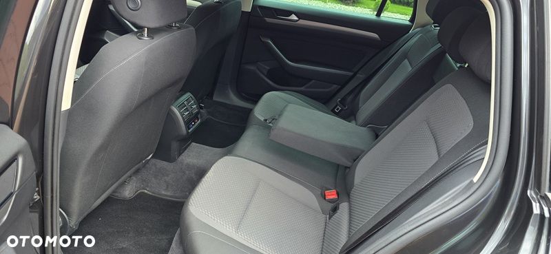 Volkswagen Passat 2.0 TDI SCR Comfortline DSG - 11