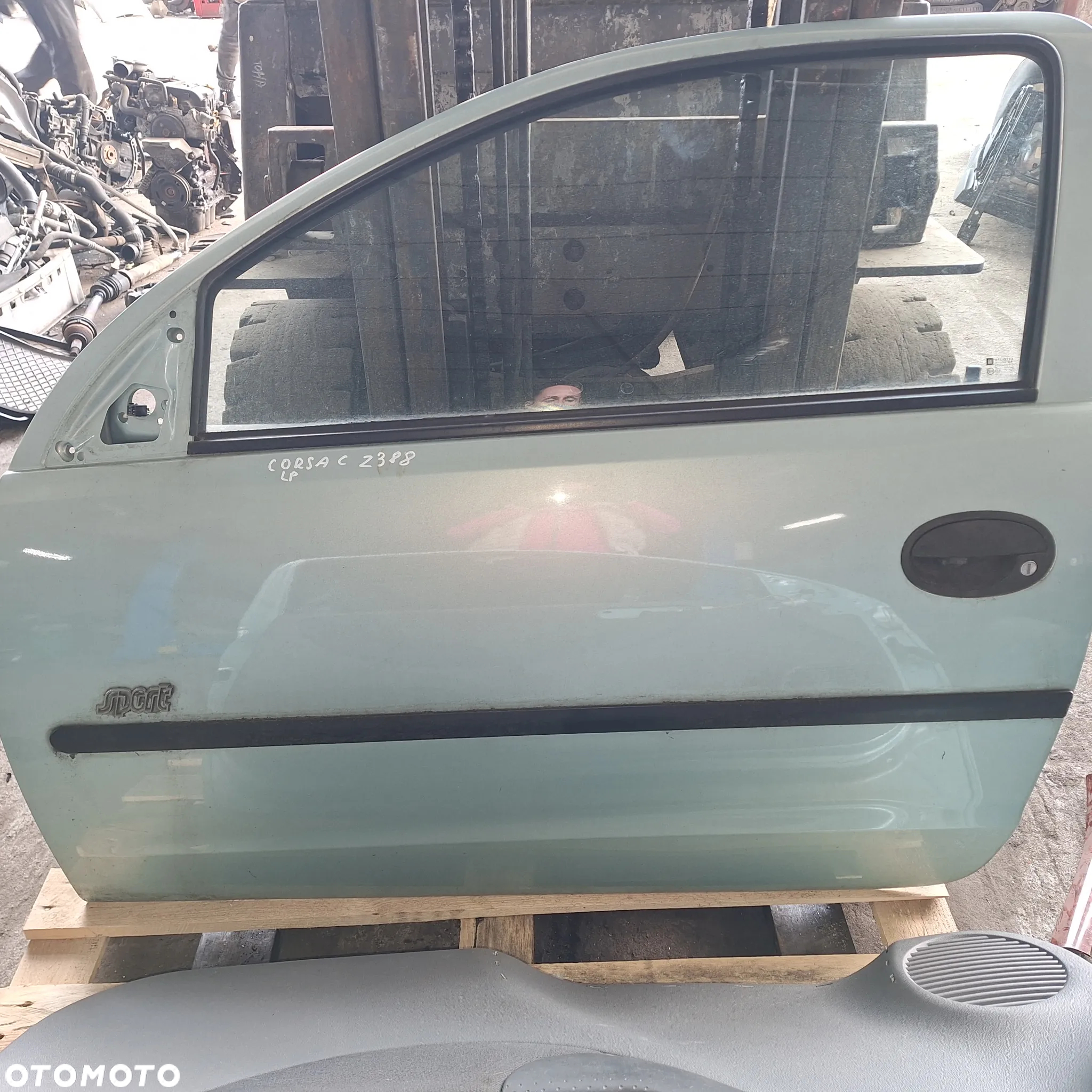 DRZWI LEWE  CORSA C 3DRZWI Z388 - 3