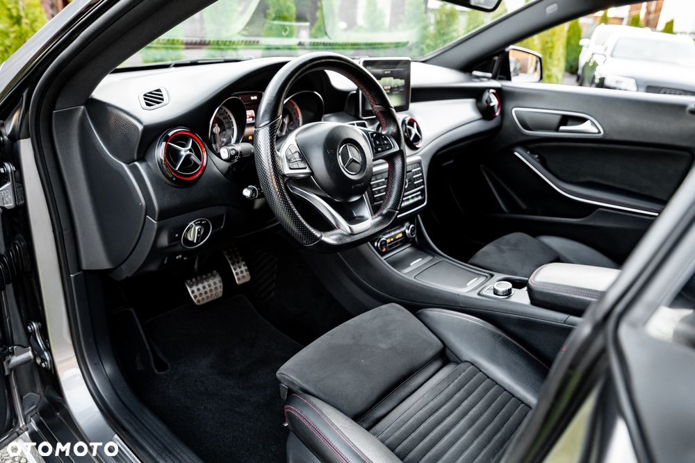Mercedes-Benz CLA 250 7G-DCT AMG Line - 17