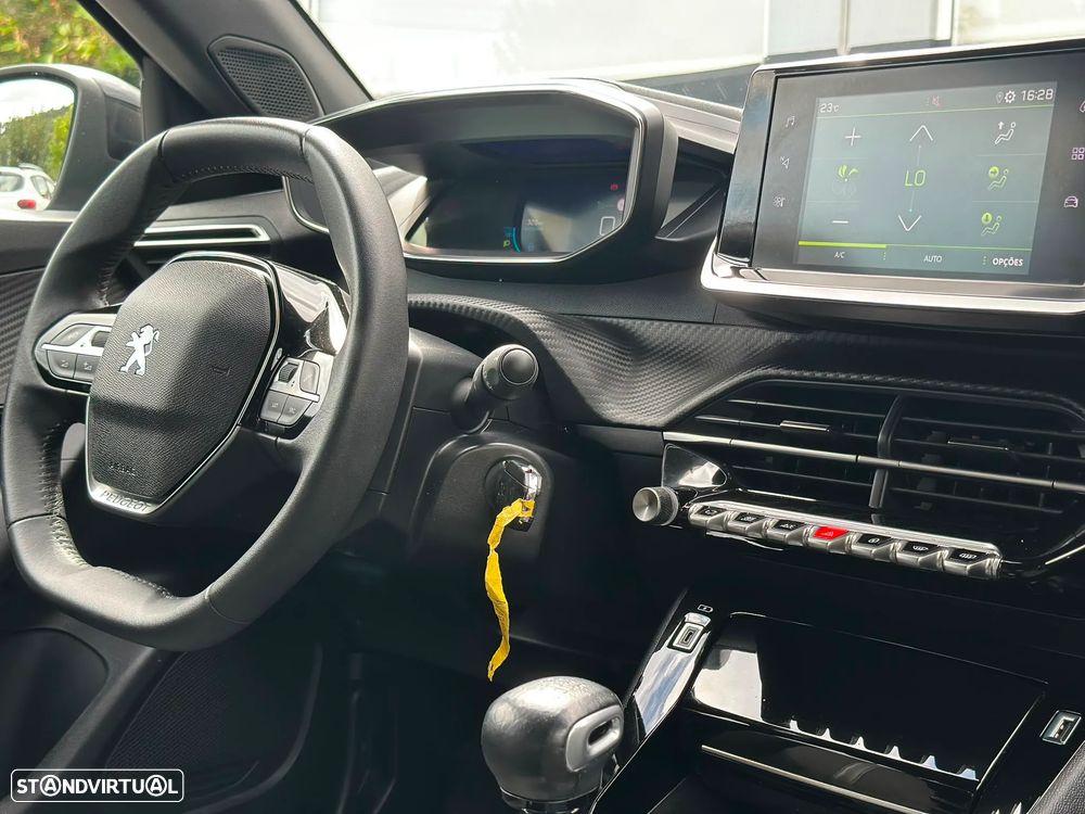 Peugeot 2008 1.2 PureTech Allure Pack - 19