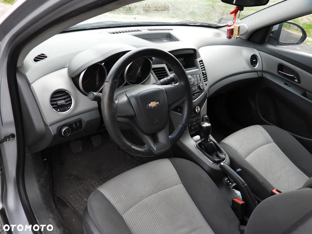 Chevrolet Cruze 1.6 - 7