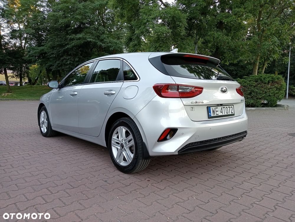 Kia Ceed 1.6 CRDi mHEV M - 6