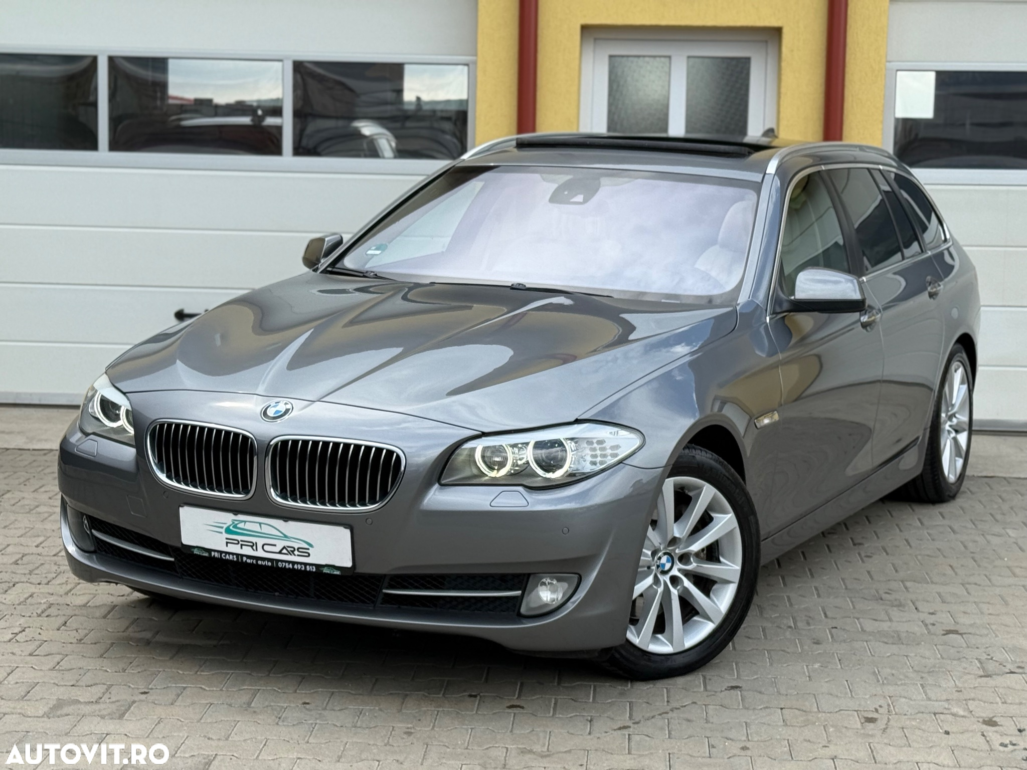 BMW Seria 5 525d Touring Aut. - 2