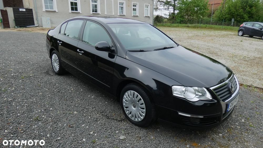 Volkswagen Passat 1.6 Trendline - 2