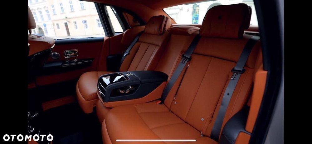Rolls-Royce Phantom - 8