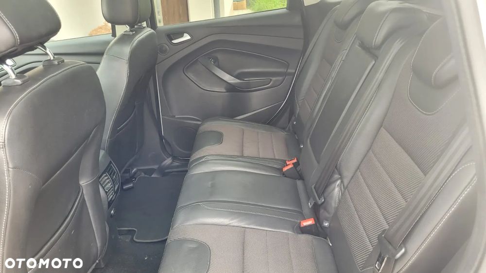 Ford Kuga 2.0 TDCi 2x4 ST-Line - 14