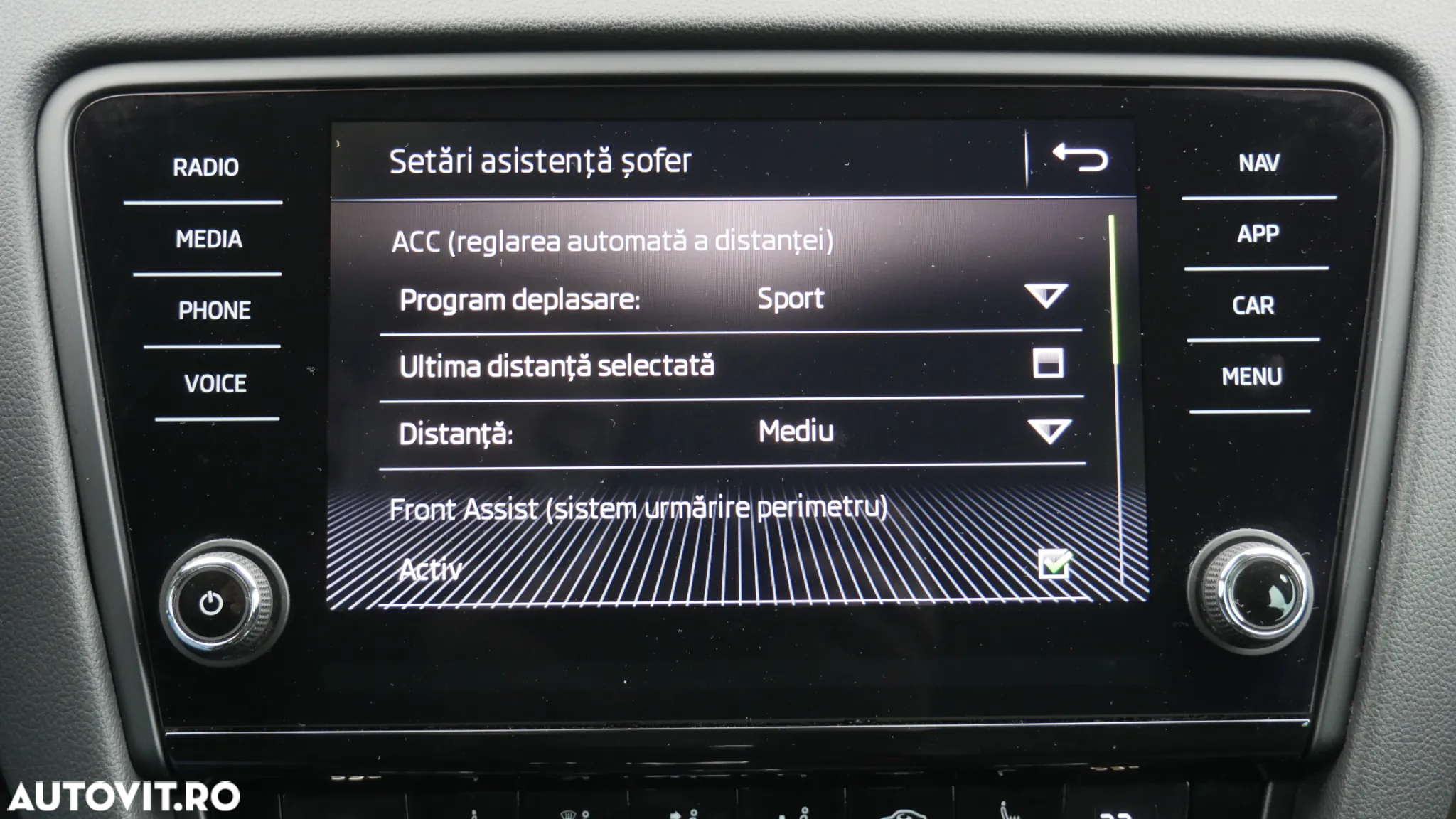 Skoda Octavia Combi 1.6 TDI DSG Style - 24