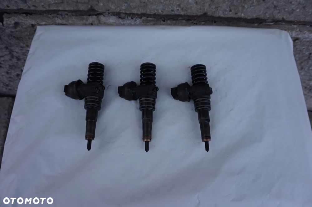 WTRYSK 1.9 2.0 TDI AUDI A4 B7 0414720230 038130073BH - 1