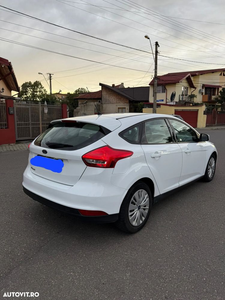 Ford Focus - 12
