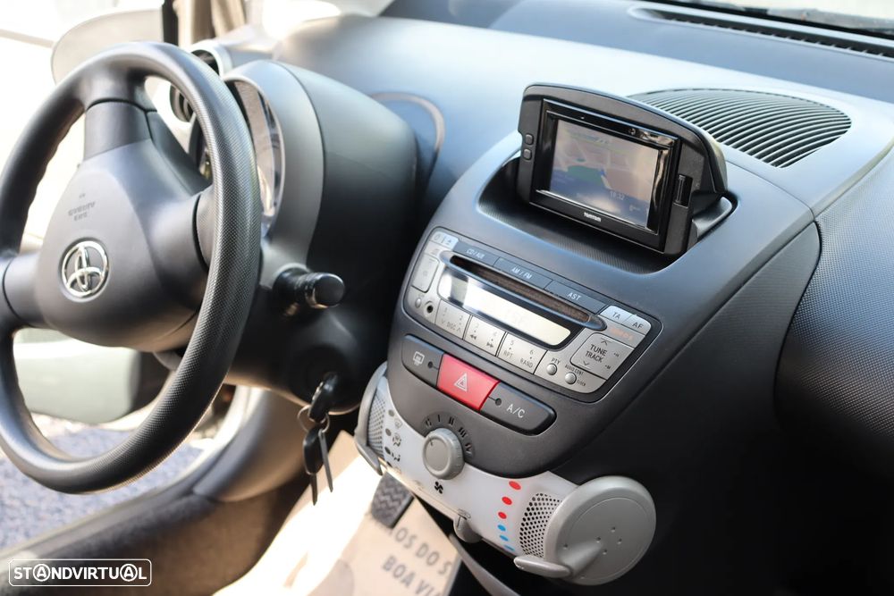 Toyota Aygo Connect - 5