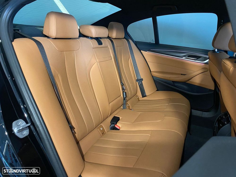 BMW 530 e Pack M - 12
