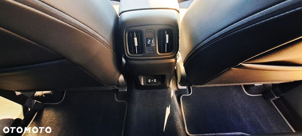 Hyundai Tucson 1.6 T-GDi HEV Executive 2WD - 32