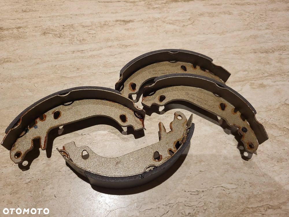 Szczęka hamulcowa RENAULT 11, 19 I, 19 I CHAMADE, 19 II, 19 II CHAMADE, 21, 9, CLIO I, RAPID, SUPER 5, TWINGO I; SUBARU REX II 0.7-2.1D 09.81-06.12 - 1