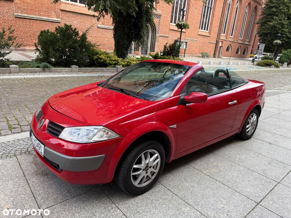 Renault Megane 1.6 Confort Privilege - 1