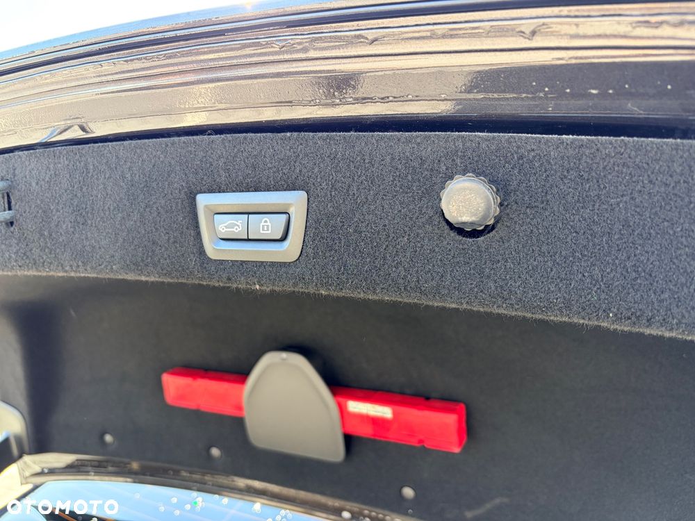 BMW Seria 7 750i xDrive Edition Exclusive - 9