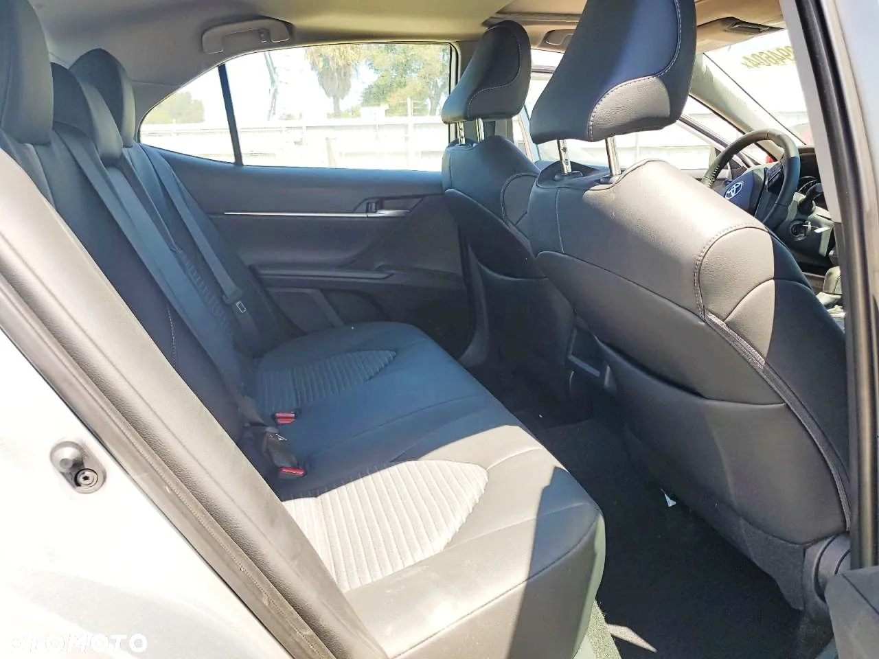 Toyota Camry - 10