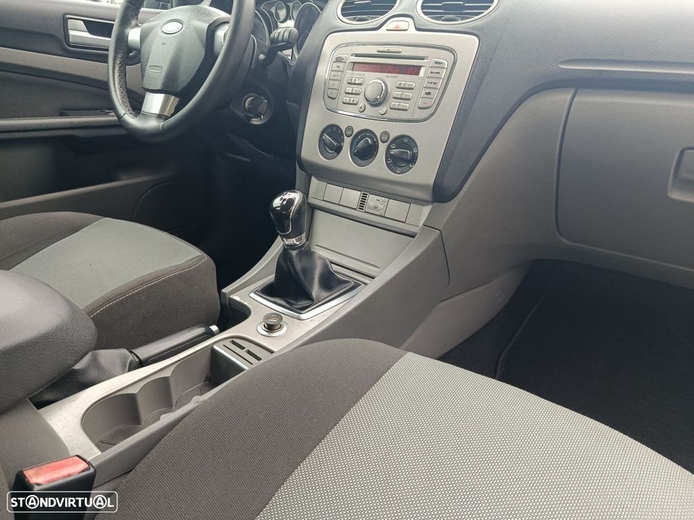 Ford Focus SW 1.6 TDCi Trend - 28