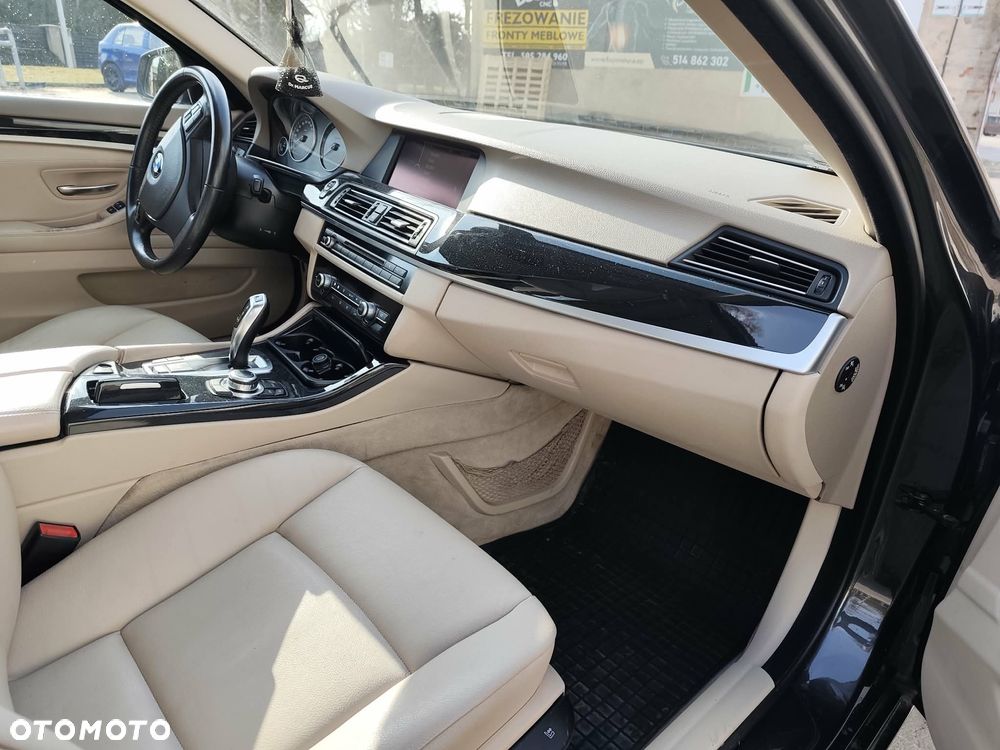BMW Seria 5 530d xDrive - 27