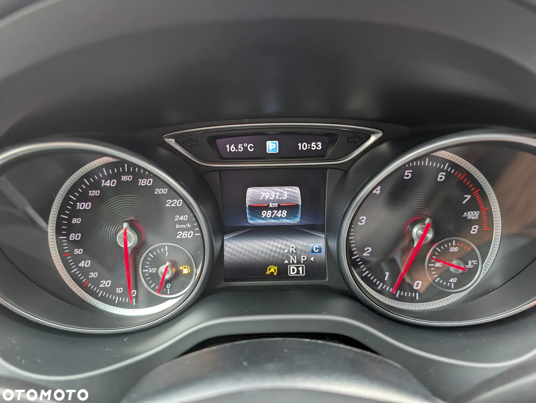 Mercedes-Benz GLA 200 7G-DCT - 8