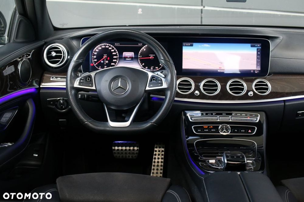 Mercedes-Benz Klasa E 220 d 4-Matic 9G-TRONIC - 12