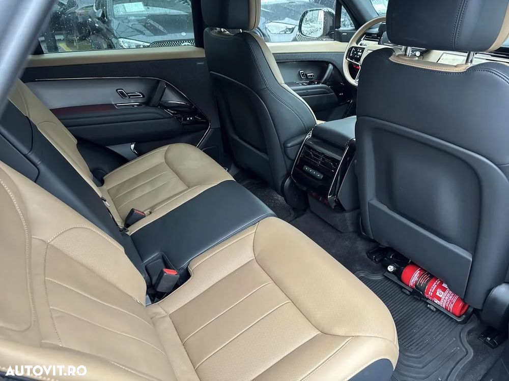 Land Rover Range Rover Sport 3.0 I6 D300 MHEV Dynamic HSE - 11