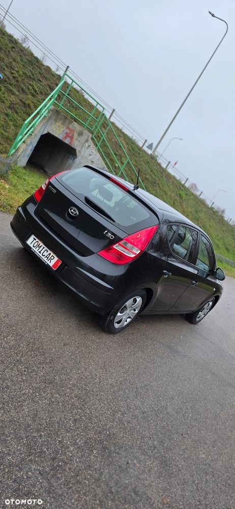 Hyundai i30 1.4 Base + - 26