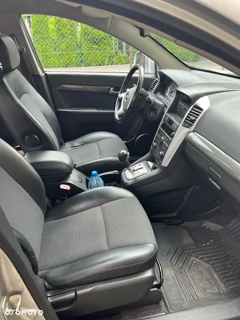 Chevrolet Captiva 2.0 4WD 7 Sitzer Automatik LT - 10
