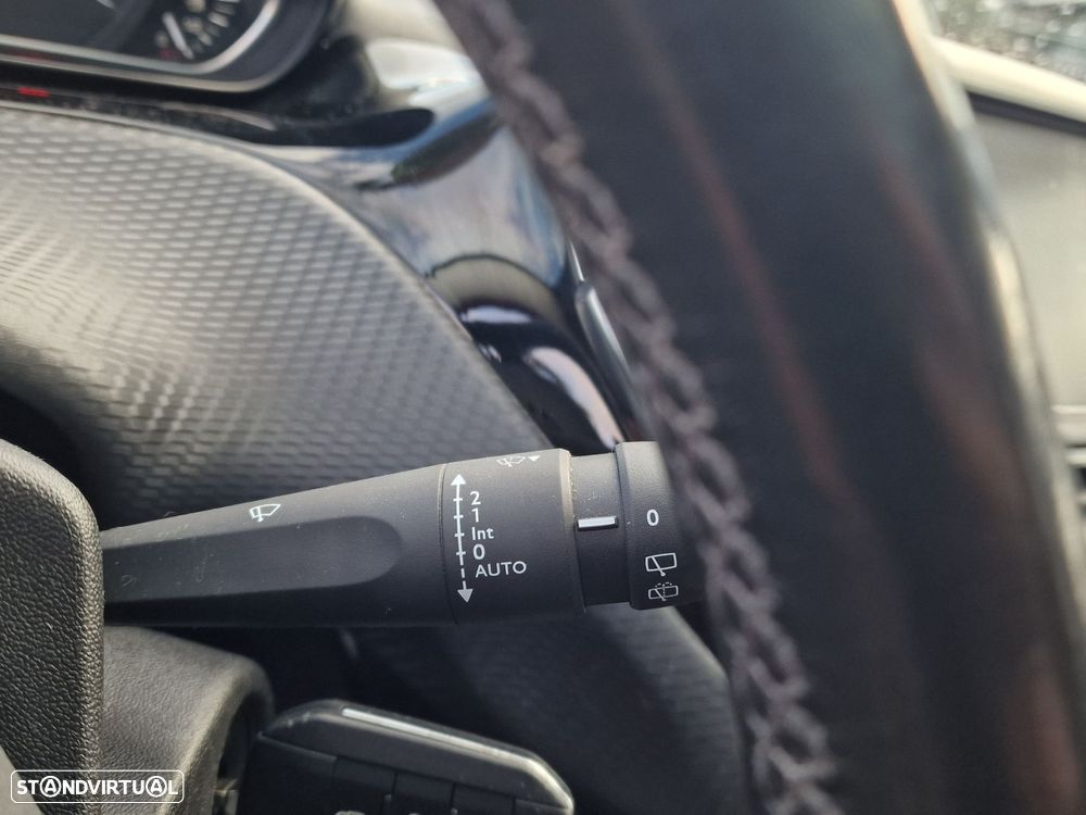 Peugeot 2008 1.2 PureTech Crossway - 24