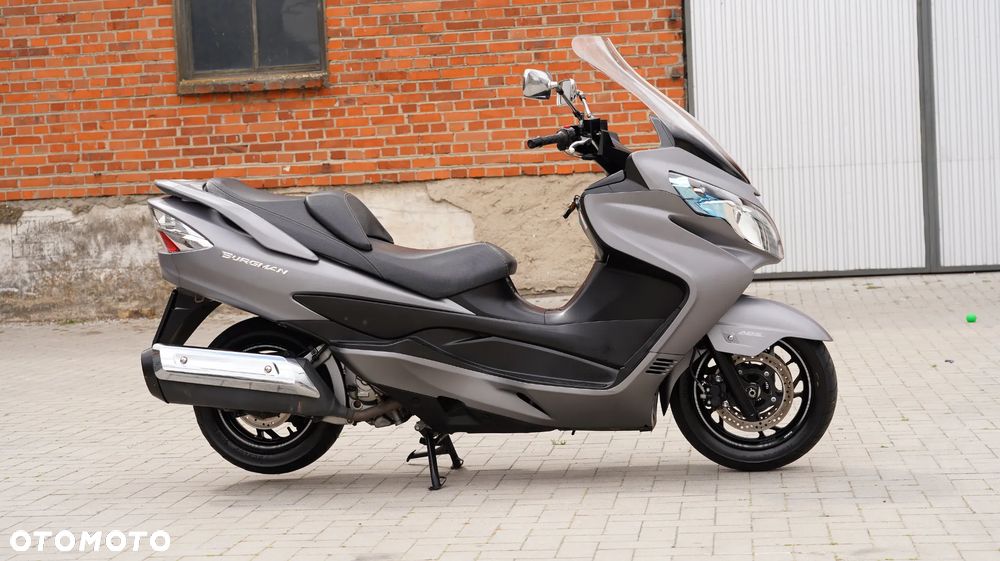 Suzuki Burgman - 4