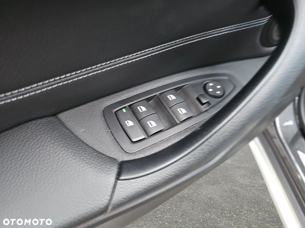 BMW X1 sDrive18i xLine - 12