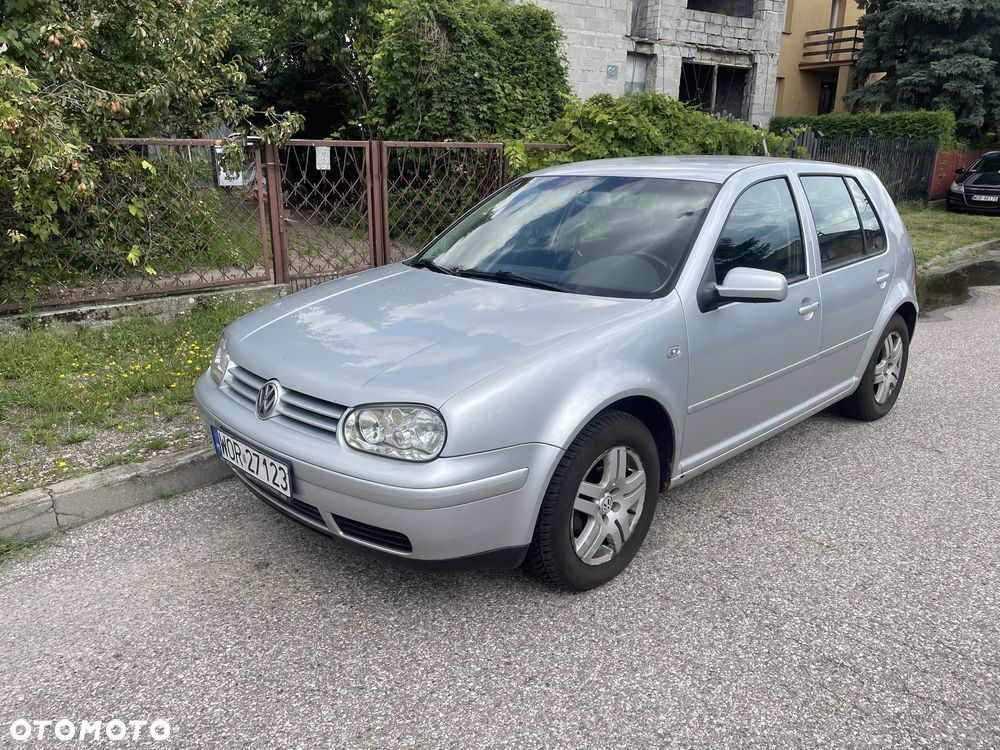 Volkswagen Golf - 1