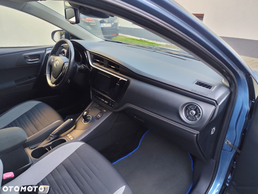 Toyota Auris 1.8 HSD Luna - 6