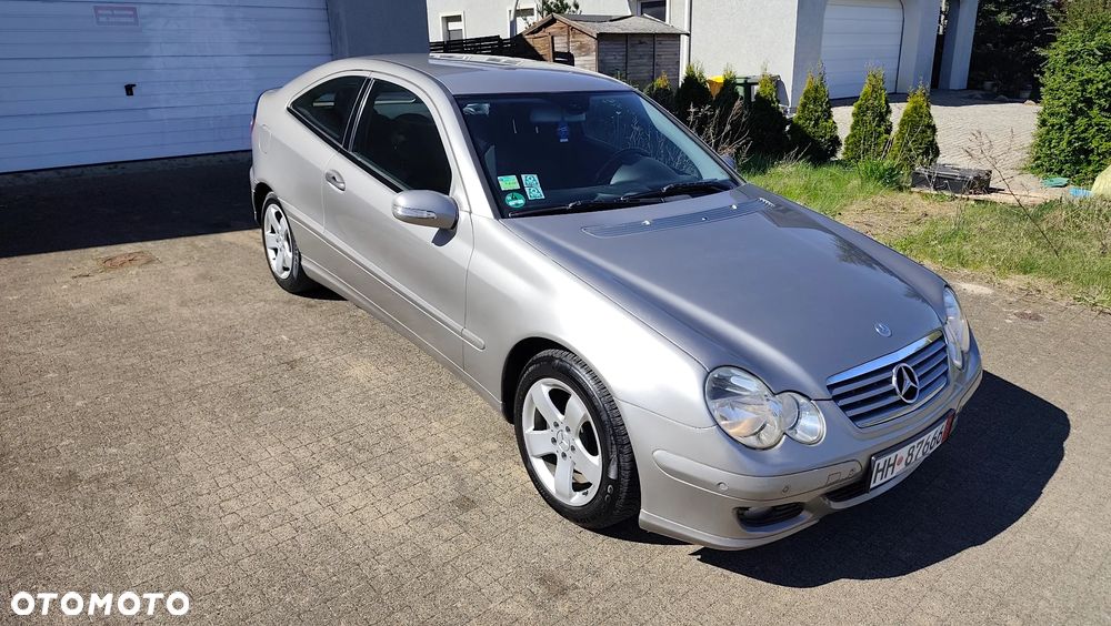 Mercedes-Benz Klasa C 200 Kompressor Automatik Sport Edition - 32