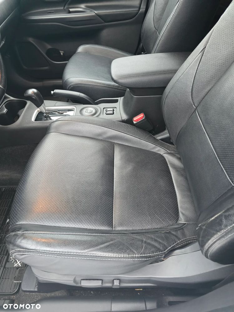 Mitsubishi Outlander 2.0 Instyle + 4WD CVT - 13