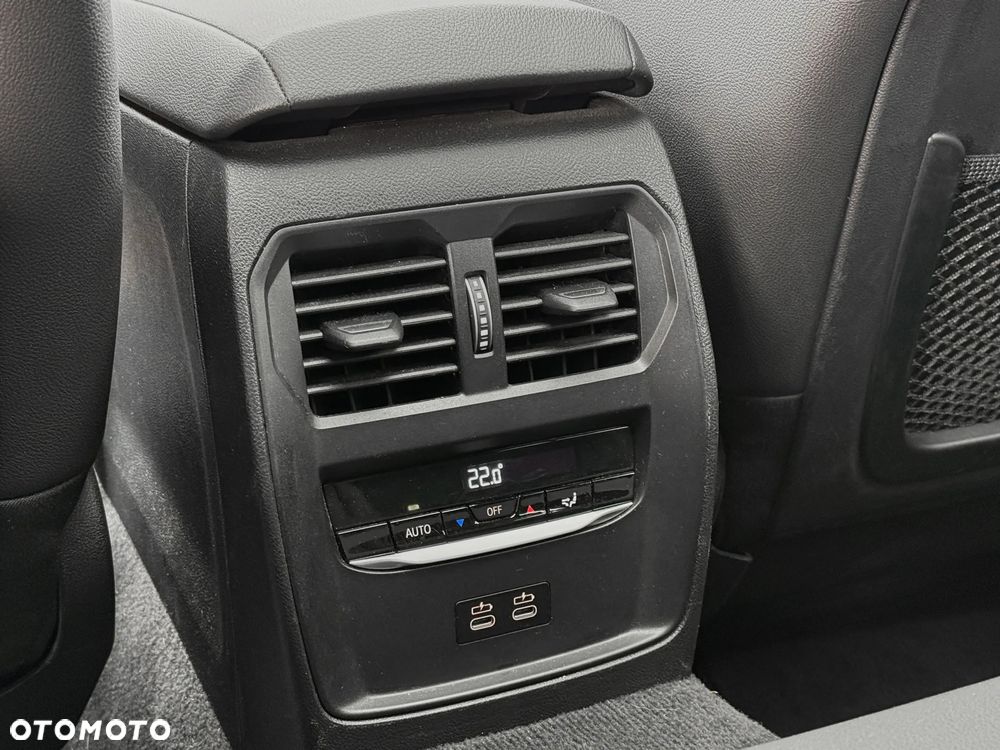 BMW Seria 3 320d xDrive M Sport Sport - 31