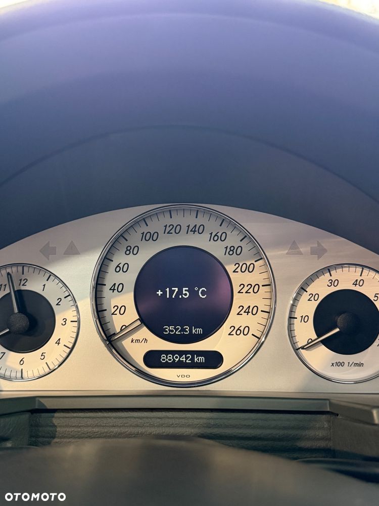 Mercedes-Benz Klasa E 500 T Avantgarde - 21